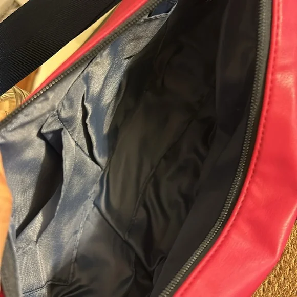 Nautica Vibrant Pink Crossbody Bag with Navy Accents - Picture 13 of 14